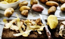 Полезные свойства и рецепт бульона из картофельных очистков